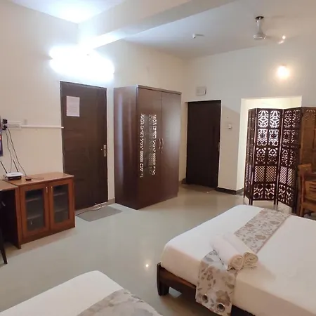 Redstone Villa And Suites-3